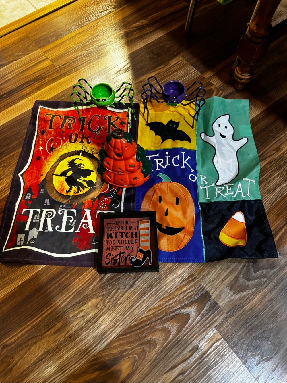 🚨 VINTAGE Halloween Trick or Treat Garden Flags and Halloween decorations